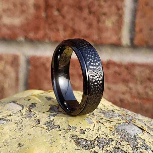 HAPERT Black Hammered Ring for Men